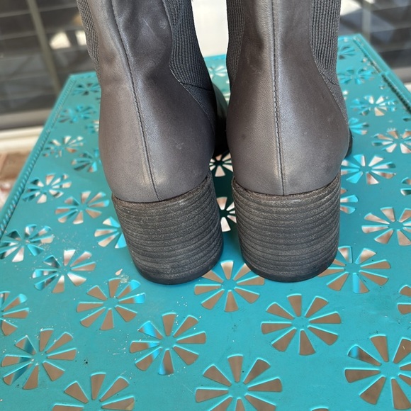 Eileen Fisher Destry Tall Stretch Insert Gray Leather Knee Boots - Picture 4 of 9